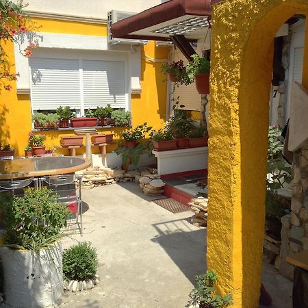 Guesthouse 7Even Mostar Exterior foto